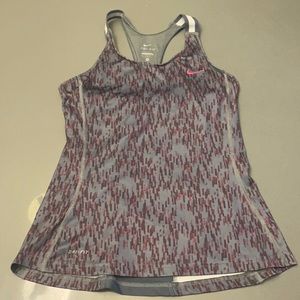 Fitted Nike work out tank top